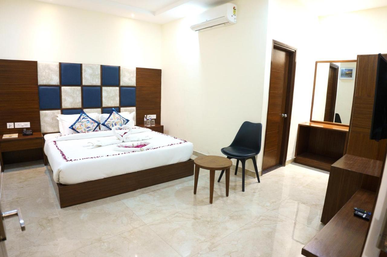 Hotel Vihaan Residency Zirakpur Kültér fotó