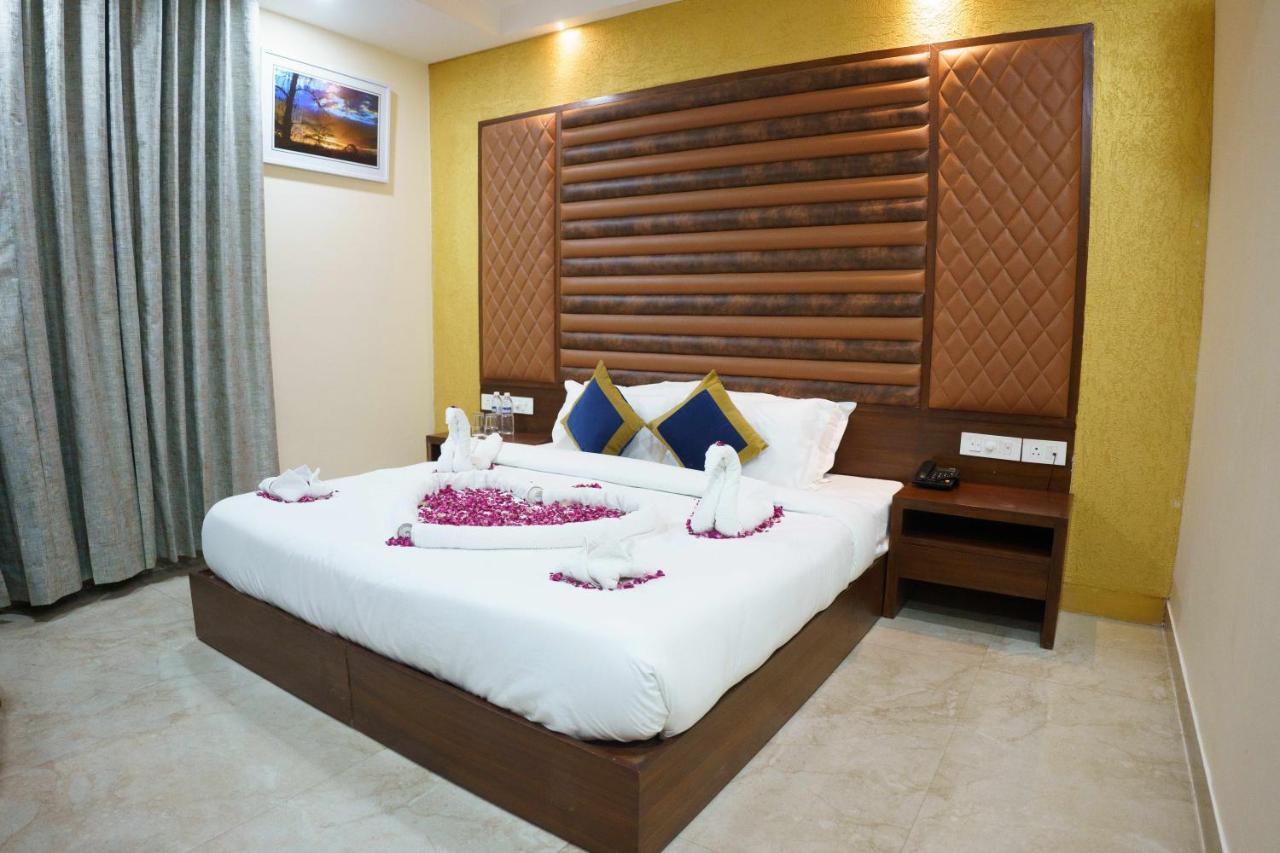Hotel Vihaan Residency Zirakpur Kültér fotó