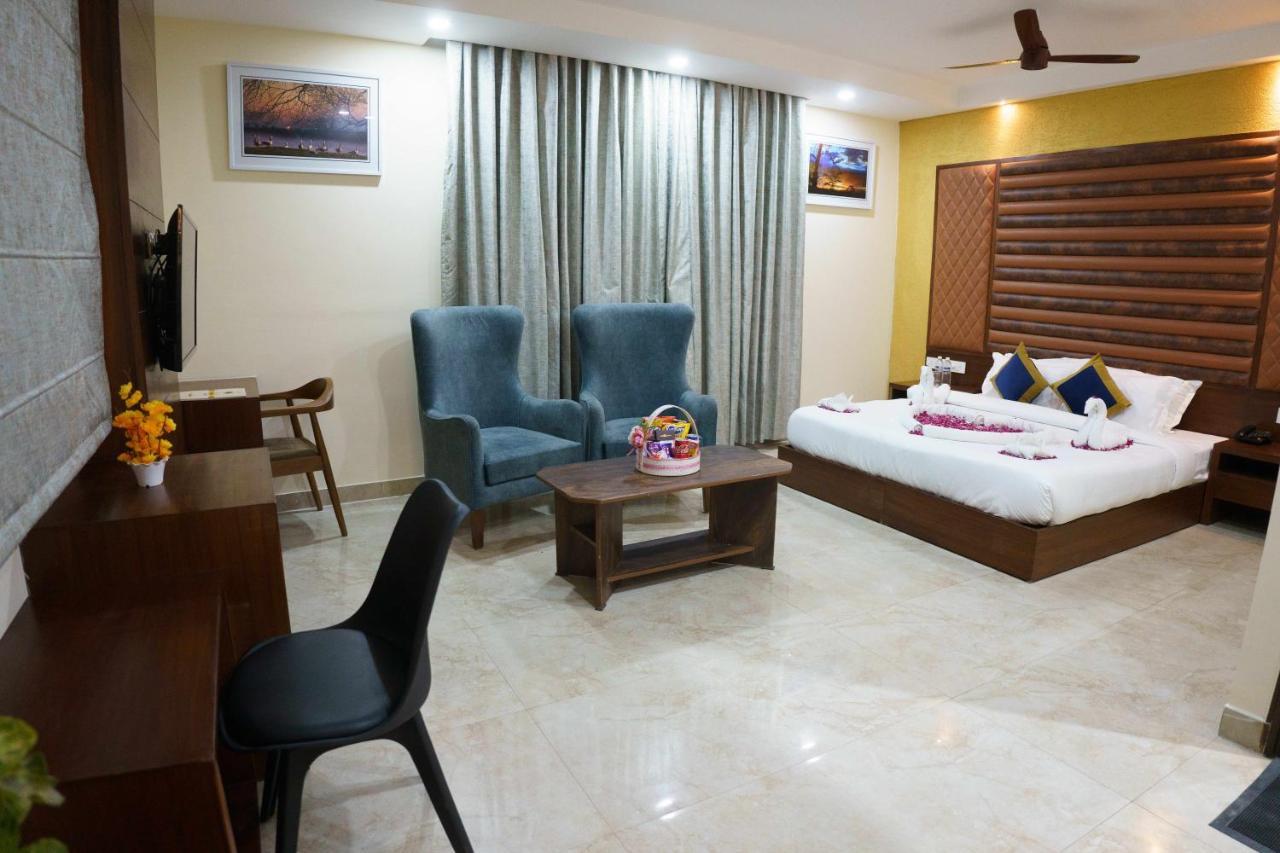 Hotel Vihaan Residency Zirakpur Kültér fotó