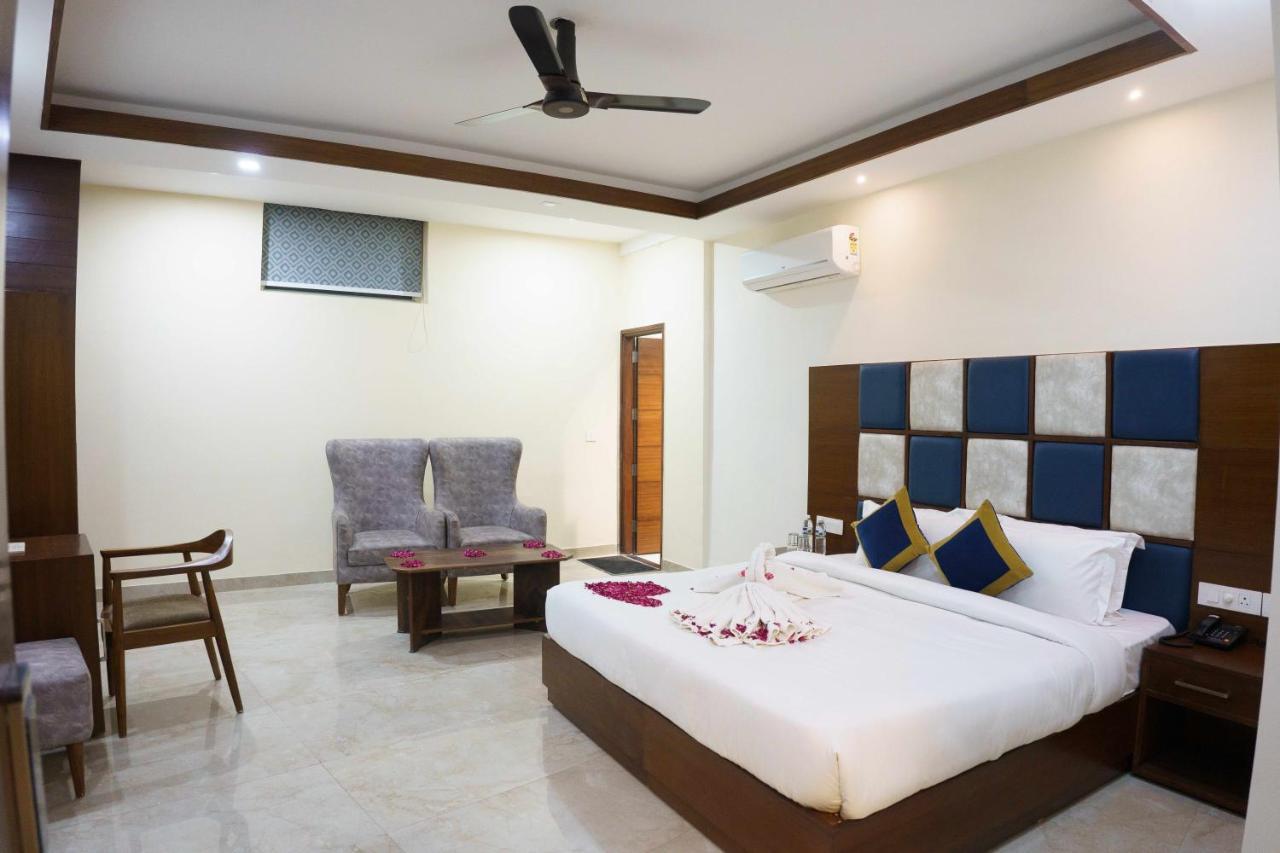 Hotel Vihaan Residency Zirakpur Kültér fotó